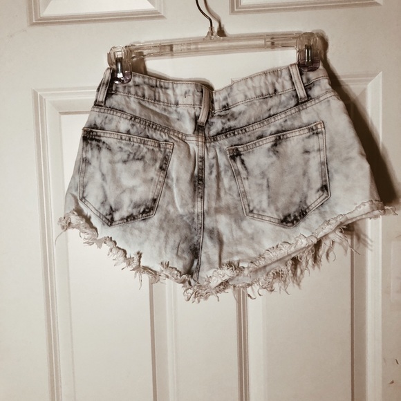Daisy Jean Shorts - Picture 2 of 2